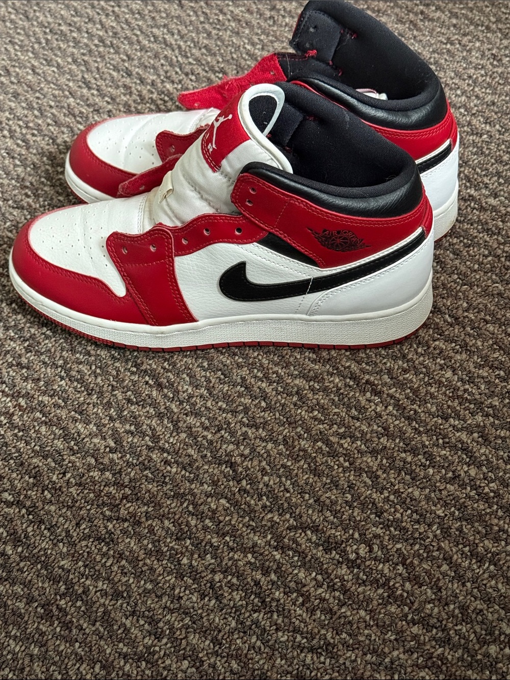 Jordan 1 mid